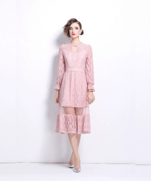Robe cocktail rose poudré dentelle