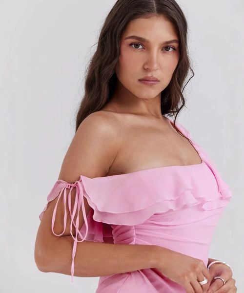 Robe cocktail rose poudré asymétrique