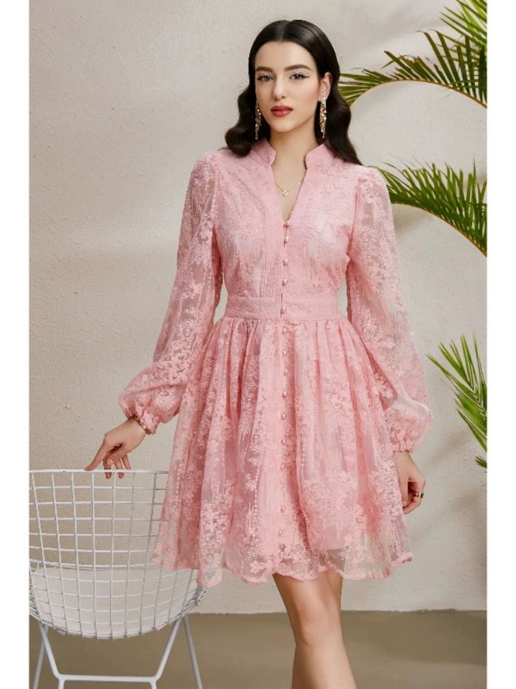Robe cocktail rose poudré dentelle