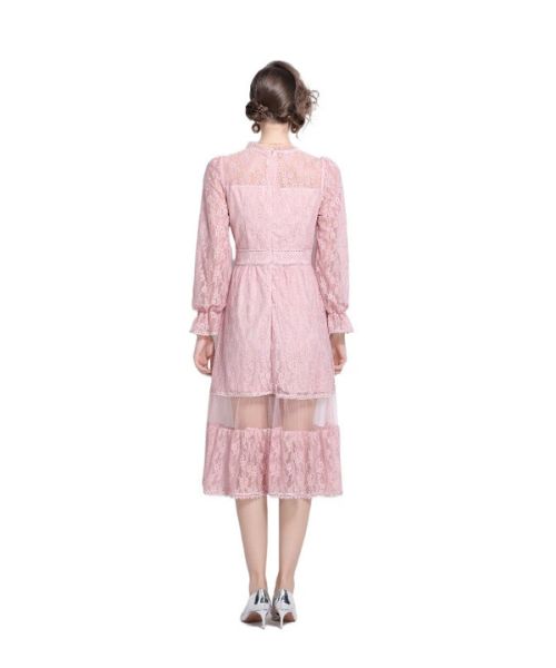 Robe cocktail rose poudré dentelle