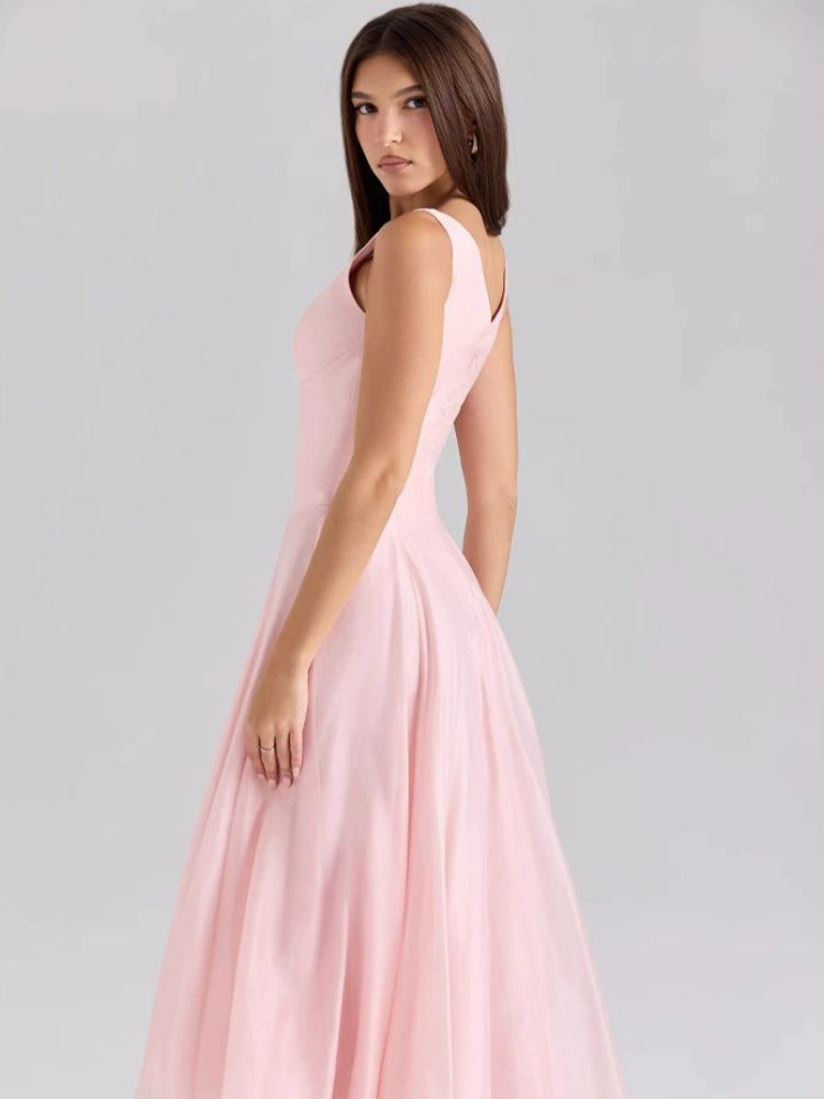Robe rose poudré col v
